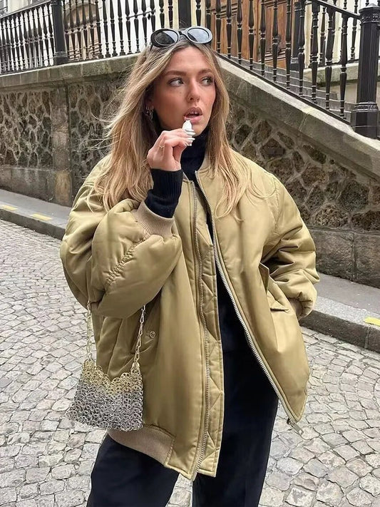 Bora Bomberjacke Damen | Oversize, Hochwertige Materialien, Minimalistisches Design 4