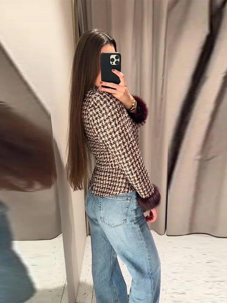 Mira Damenjacke | Elegante Tweed mit Faux Pelz Manschetten 2