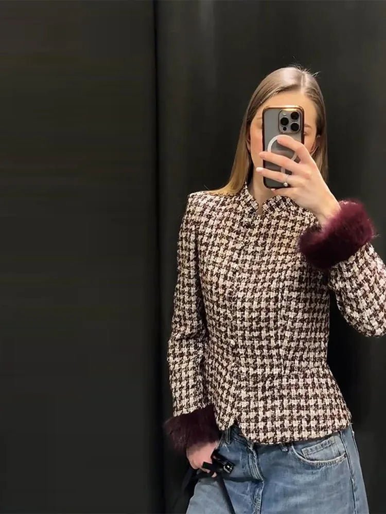 Mira Damenjacke | Elegante Tweed mit Faux Pelz Manschetten 3
