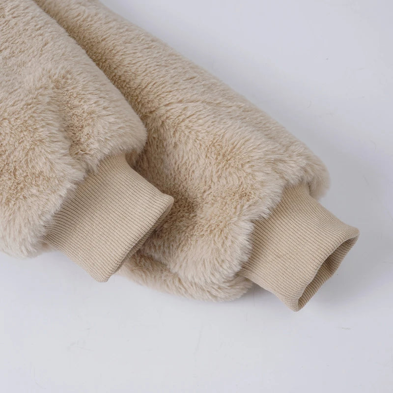 Damen Felljacke mit Reißverschluss – Warm & Elegant