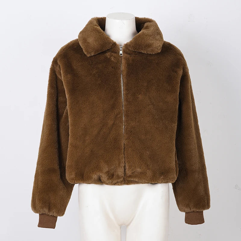 Damen Felljacke mit Reißverschluss – Warm & Elegant