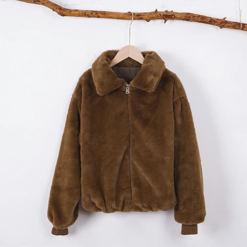 Damen Felljacke mit Reißverschluss – Warm & Elegant