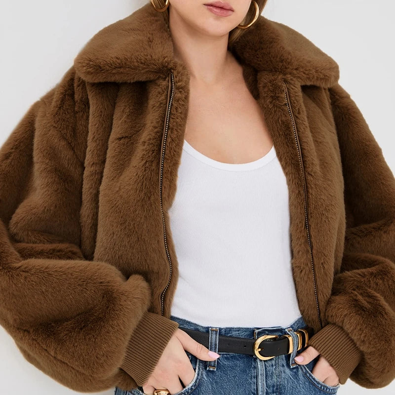 Damen Felljacke mit Reißverschluss – Warm & Elegant