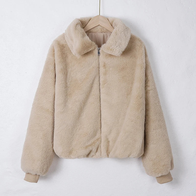 Damen Felljacke mit Reißverschluss – Warm & Elegant