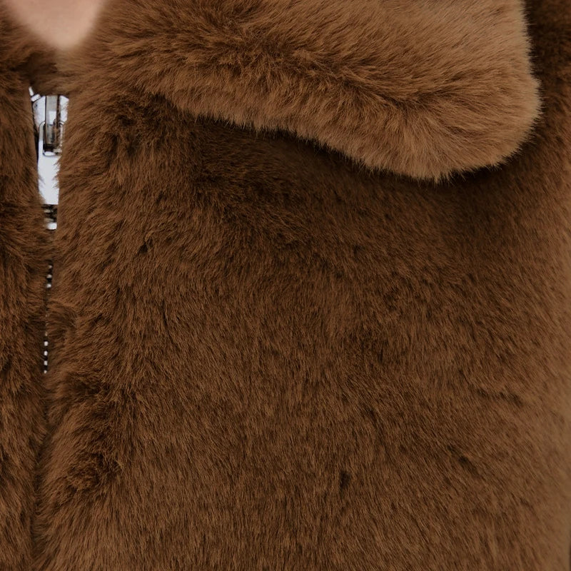 Damen Felljacke mit Reißverschluss – Warm & Elegant