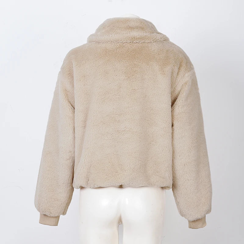Damen Felljacke mit Reißverschluss – Warm & Elegant